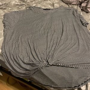 Striped Shirt with twisted fron